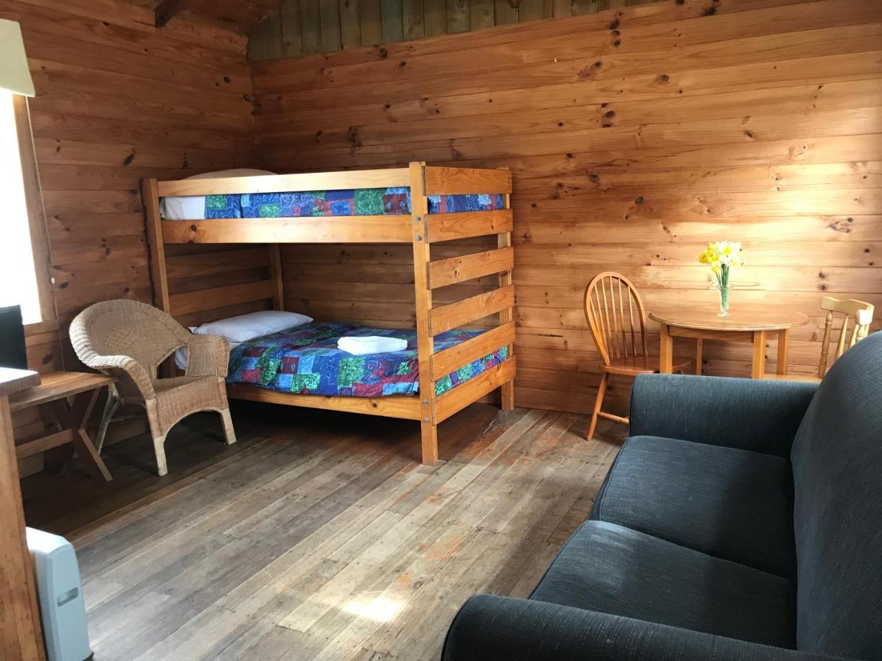 Somerset Beachside Cabin And Caravan Park 외부 사진
